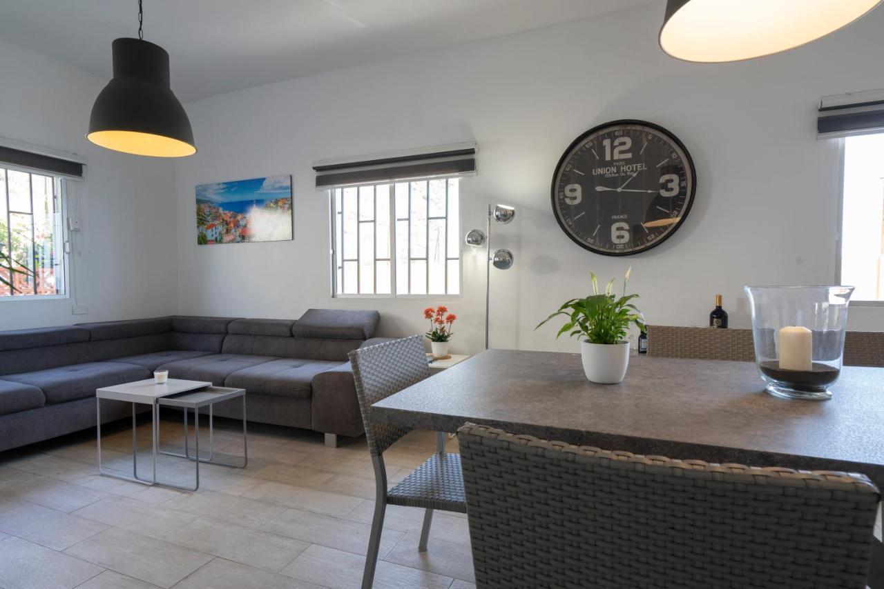 Spacious House With Huge Terrace Facing The Sea Bocacangrejo Exterior foto